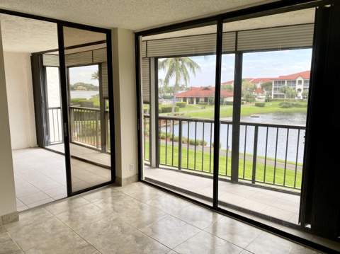 7030 Half Moon Circle #216, Hypoluxo FL - photo 13 of 76