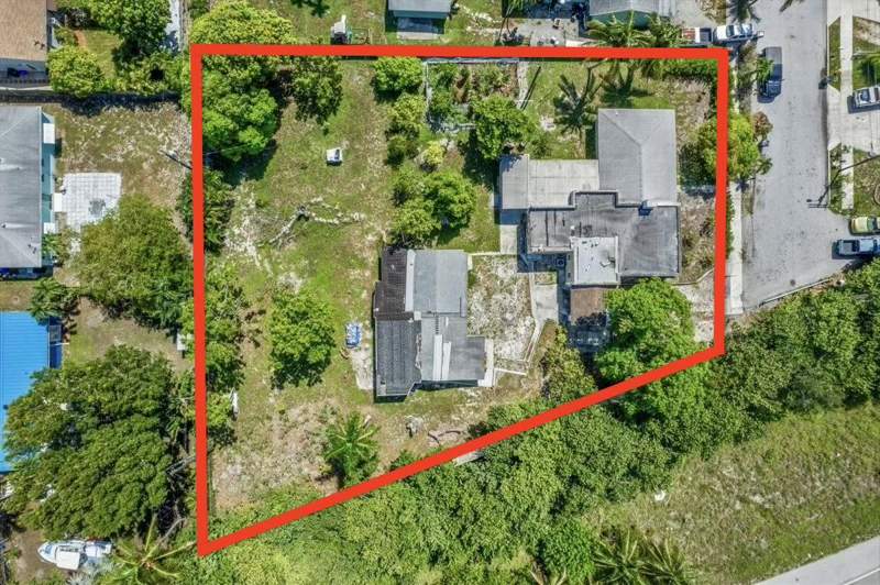 4 bedroom Single Family Residence at 1740 11th Avenue, Groveland Park, Lake Worth Beach — photo 3