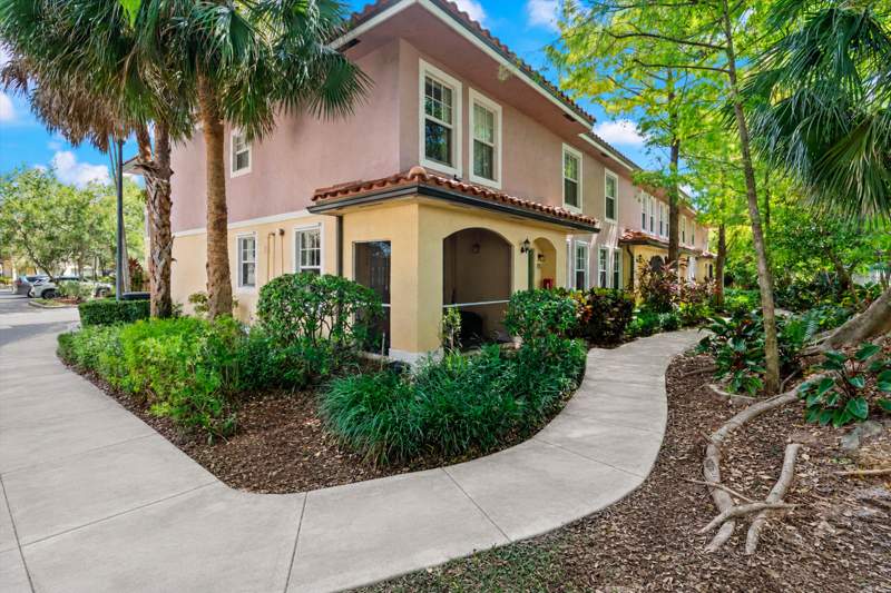 2 bedroom Townhouse at 6376 W Sample Road #6376, Cypress Pointe At Coral Springs, Coral Springs — photo 3