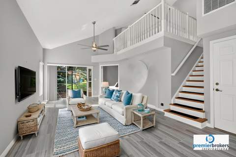 1020 Via Jardin, Riviera Beach FL - photo 12 of 87