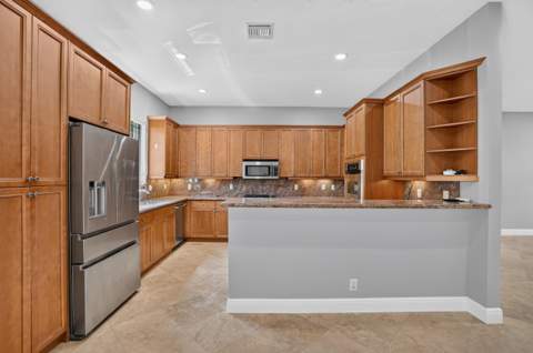 125 NW Gardener Street, Boca Raton FL - photo 24 of 76