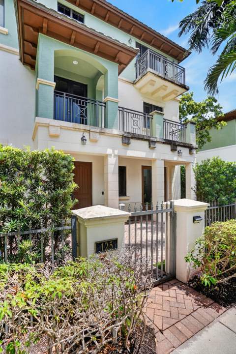 125 NW Gardener Street, Boca Raton FL - photo 7 of 76