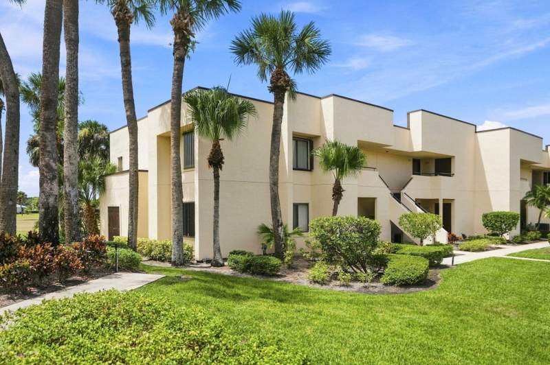 3 bedroom Condominium at 6940 SE Constitution #201, Williamsburg At Heritage Ridge Condo, Hobe Sound — photo 2