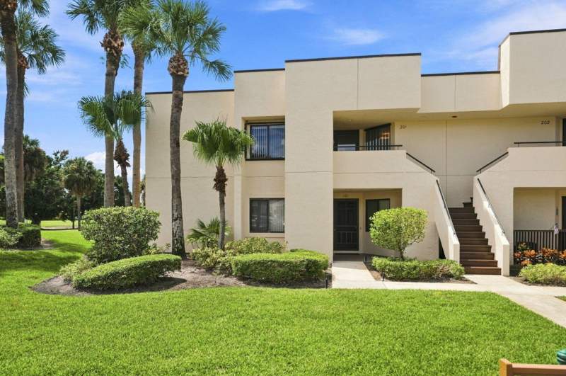 3 bedroom Condominium at 6940 SE Constitution #201, Williamsburg At Heritage Ridge Condo, Hobe Sound — photo 3