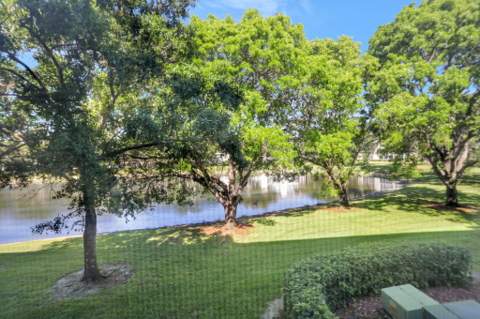 2202 Lucaya Bend #G2, Coconut Creek FL - photo 14 of 44