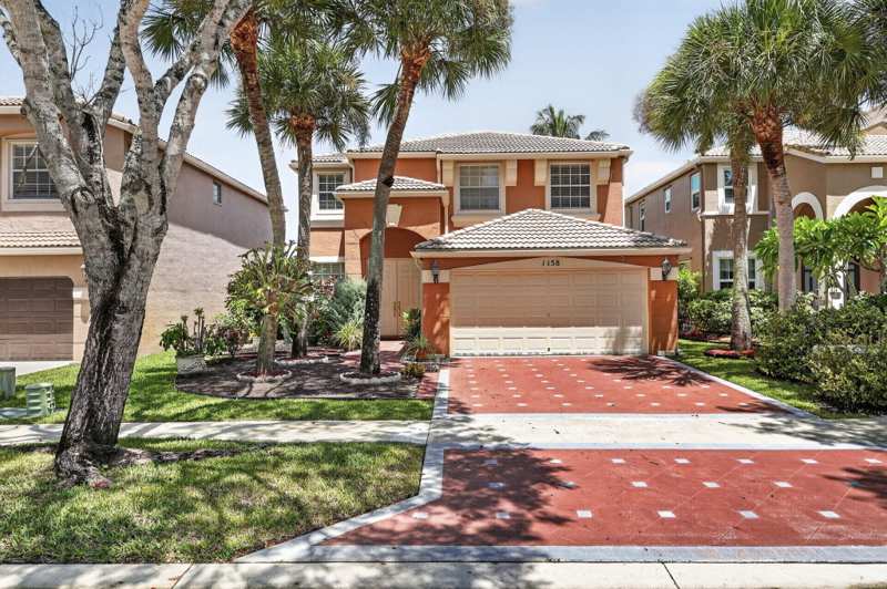 3 bedroom Single Family Residence at 1158 Oakwater Drive, Madison Green 1 Pars A, H And K, Royal Palm Beach — photo 1