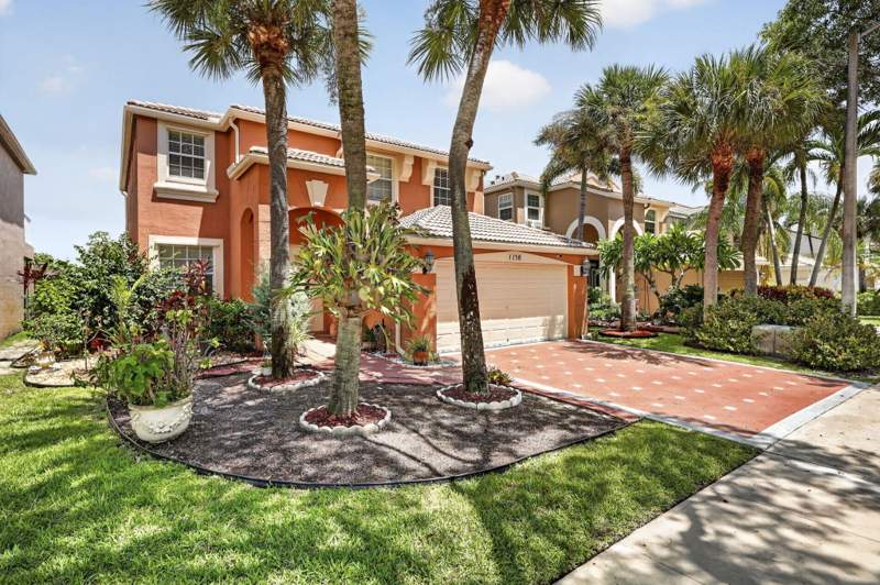 3 bedroom Single Family Residence at 1158 Oakwater Drive, Madison Green 1 Pars A, H And K, Royal Palm Beach — photo 3