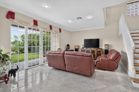1158 Oakwater Drive, Royal Palm Beach FL - photo 13 of 48