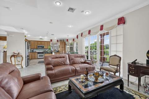 1158 Oakwater Drive, Royal Palm Beach FL - photo 14 of 48