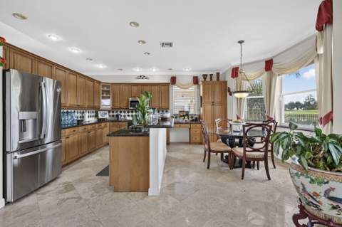 1158 Oakwater Drive, Royal Palm Beach FL - photo 16 of 48