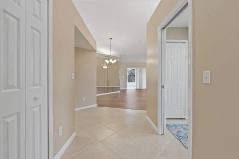 4265 SE Brittney Circle, Port St. Lucie FL - photo 19 of 39