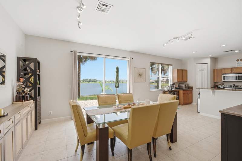 3 bedroom Single Family Residence at 991 NW Leonardo Circle, Vizcaya Falls Plat 1, Port St. Lucie — photo 5