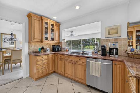 4126 Hickory Drive, Palm Beach Gardens FL - photo 24 of 65