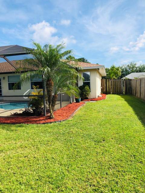 991 SE Brookedge Avenue, Port St. Lucie FL - photo 6 of 21