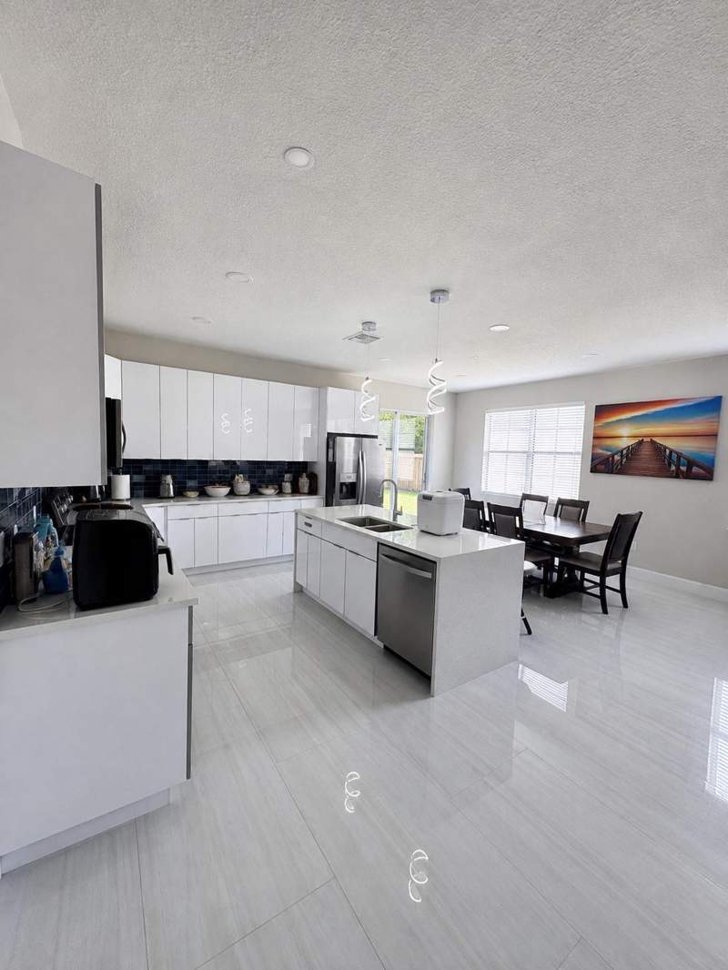 3 bedroom Single Family Residence at 792 SW Nichols Terrace, Port St Lucie Section 12, Port St. Lucie — photo 2