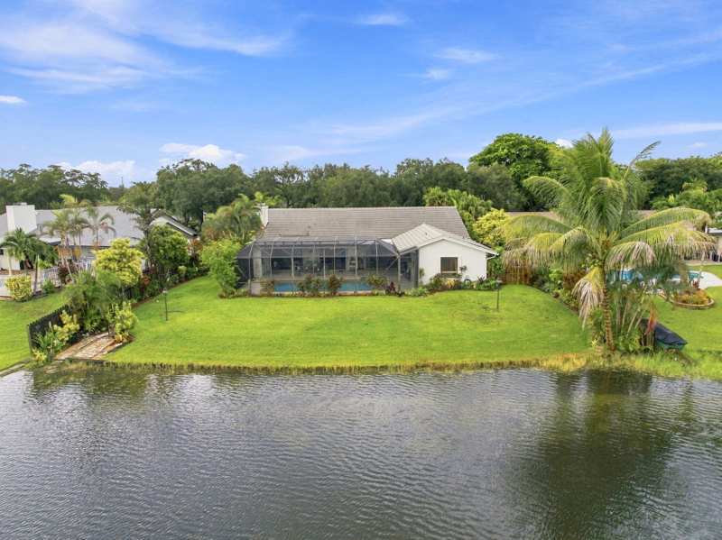 4 bedroom Single Family Residence at 11613 Sunfish Way, Stonebridge Phase 1, Cooper City — photo 1