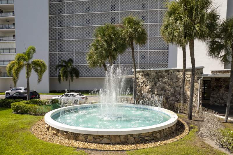 2 bedroom Condominium at 336 Golfview Road #708, Gemini Condo, North Palm Beach — photo 2