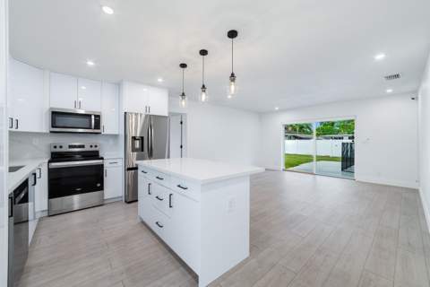 6335 Southgate Boulevard, Margate FL - photo 8 of 39