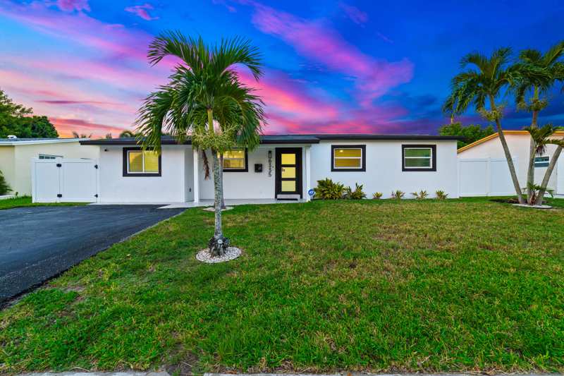 4 bedroom Single Family Residence at 6335 Southgate Boulevard, Southgate Second Add, Margate — photo 1