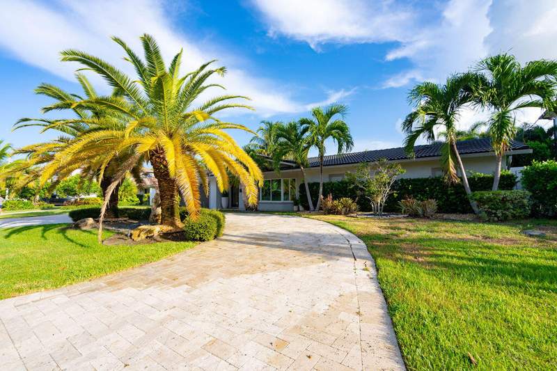 4 bedroom Single Family Residence at 2401 NE 33rd Street, Lighthouse Point 6th Sec, Lighthouse Point — photo 5