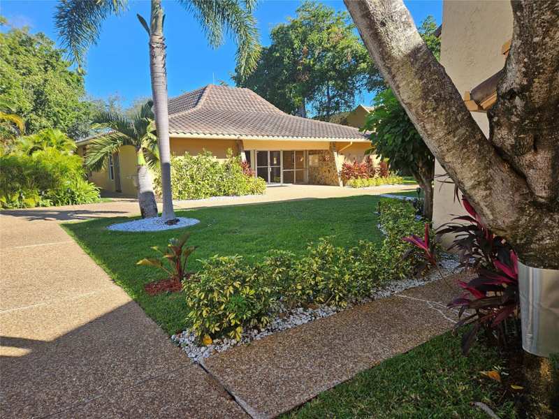 2 bedroom Condominium at 959 SE 2nd Avenue #117, Deerfield Pines North Condo, Deerfield Beach — photo 1