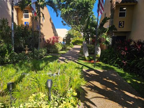 959 SE 2nd Avenue #117, Deerfield Beach FL - photo 8 of 45