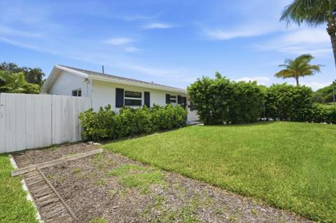 354 Edmor Road, West Palm Beach FL - photo 13 of 30