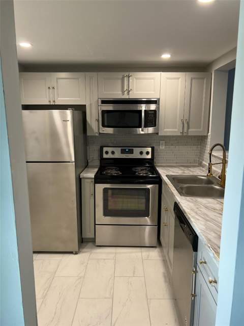9070 Lime Bay Boulevard #209, Tamarac FL - photo 22 of 27