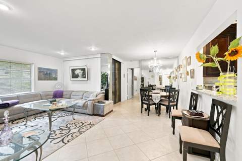 5450 Verona Drive #H, Boynton Beach FL - photo 8 of 47
