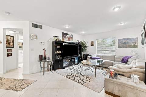 5450 Verona Drive #H, Boynton Beach FL - photo 11 of 47