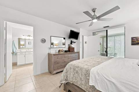 5450 Verona Drive #H, Boynton Beach FL - photo 15 of 47