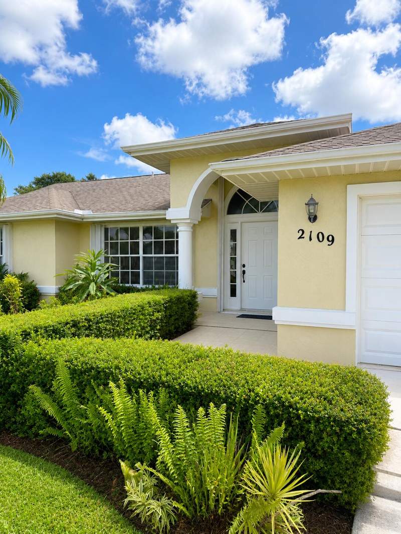 3 bedroom Single Family Residence at 2109 SE Genoa Street, Port St Lucie Section 30, Port St. Lucie — photo 2