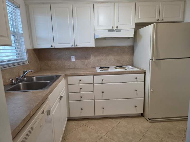 2 bedroom Condominium at 6600 Royal Palm Boulevard #304B, Royal Park Gardens I-B Condo, Margate — photo 4
