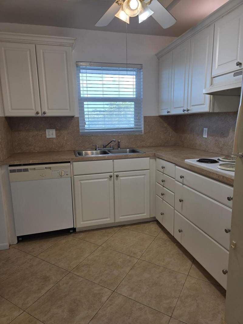 2 bedroom Condominium at 6600 Royal Palm Boulevard #304B, Royal Park Gardens I-B Condo, Margate — photo 5
