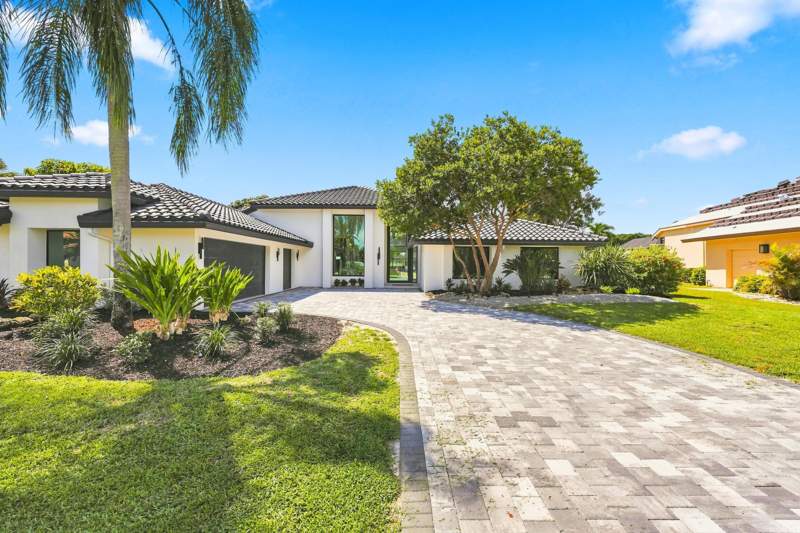 4 bedroom Single Family Residence at 11181 Boca Woods Lane, Boca Woods Country Club 8, Boca Raton — photo 2