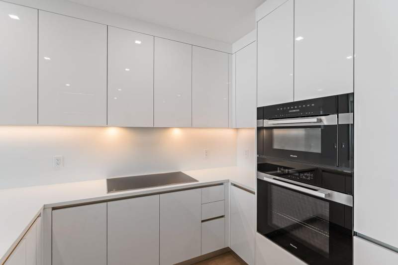 2 bedroom Condominium at 220 Lake Shore Drive #1219, Nautilus 220 Condo, Lake Park — photo 5