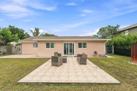 4665 NW 113th Avenue, Sunrise FL - photo 7 of 9