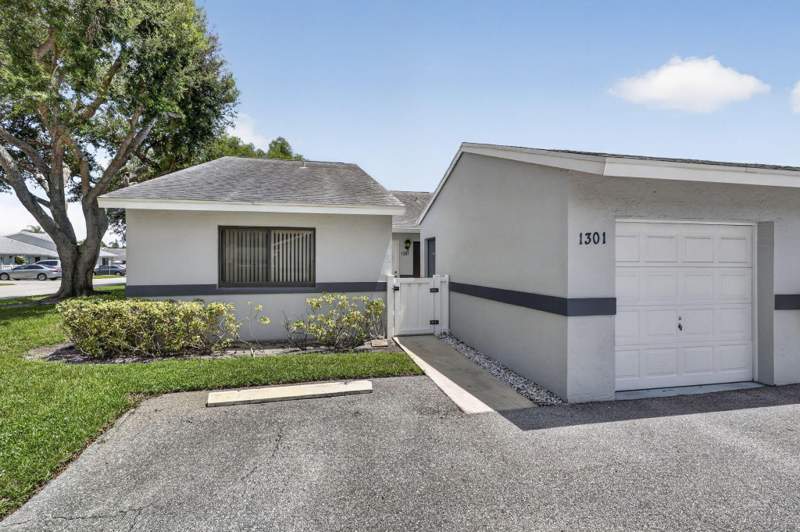 3 bedroom Villa at 2641 Gately Drive #1301, Arbours Of The Palm Beaches Condo, West Palm Beach — photo 3