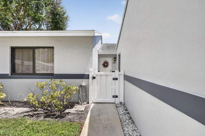 3 bedroom Villa at 2641 Gately Drive #1301, Arbours Of The Palm Beaches Condo, West Palm Beach — photo 4