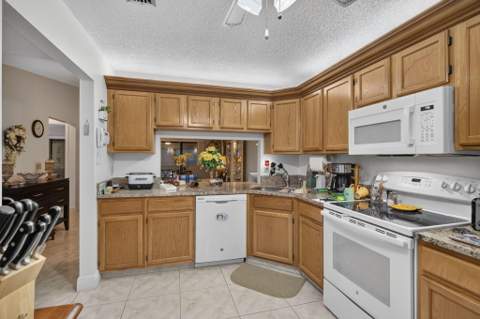 2641 Gately Drive #1301, West Palm Beach FL - photo 21 of 51