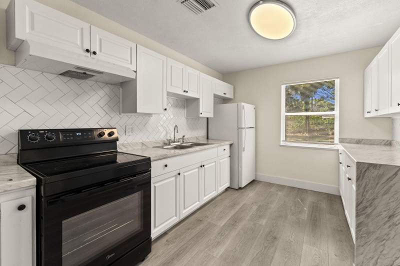 3 bedroom Single Family Residence at 205 N 21st Street, Floriana Park, Fort Pierce — photo 3