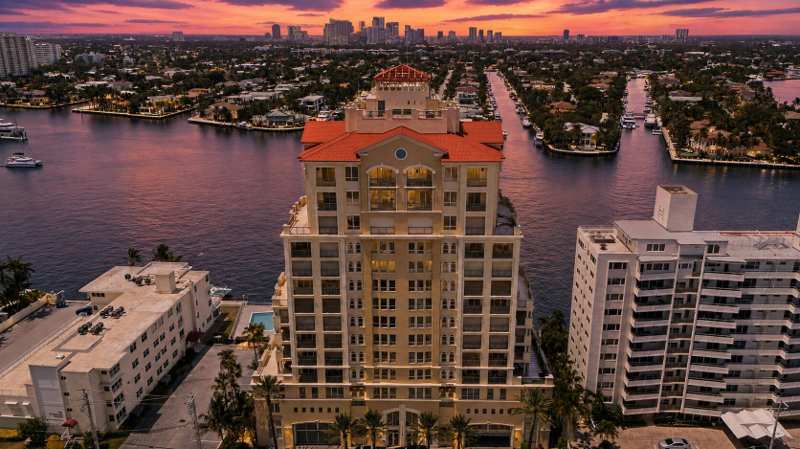 3 bedroom Condominium at 209 N Birch Road #1002, Alhambra Place Condo, Fort Lauderdale — photo 1