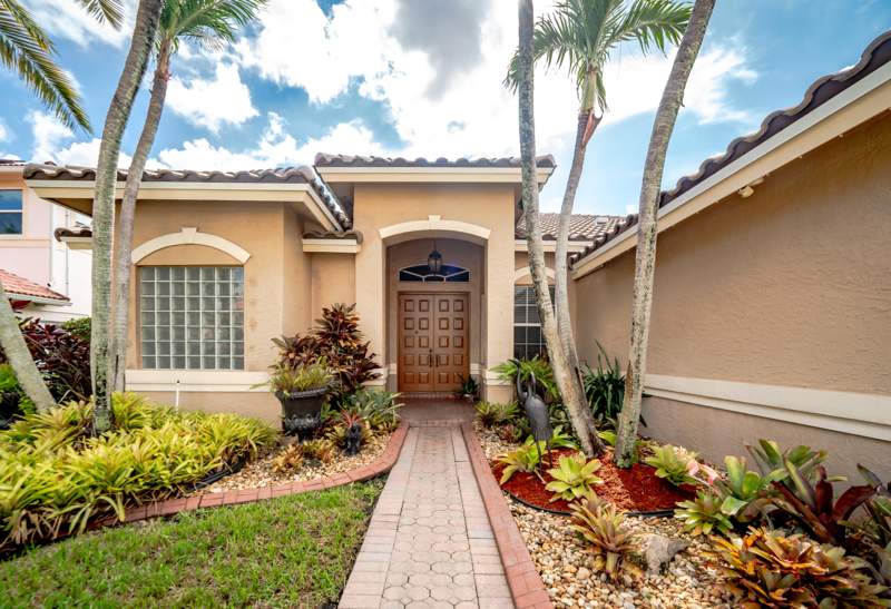 4 bedroom Single Family Residence at 5649 NW 106th Way, Kensington North, Coral Springs — photo 4