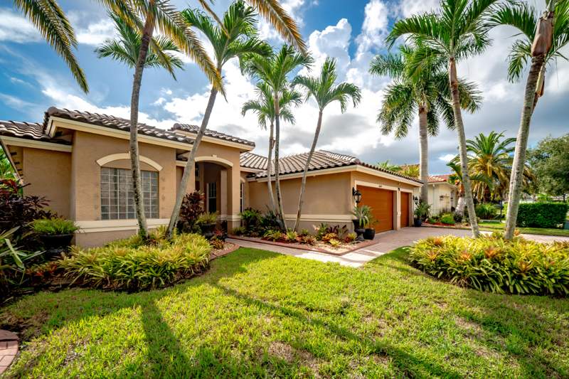 4 bedroom Single Family Residence at 5649 NW 106th Way, Kensington North, Coral Springs — photo 3