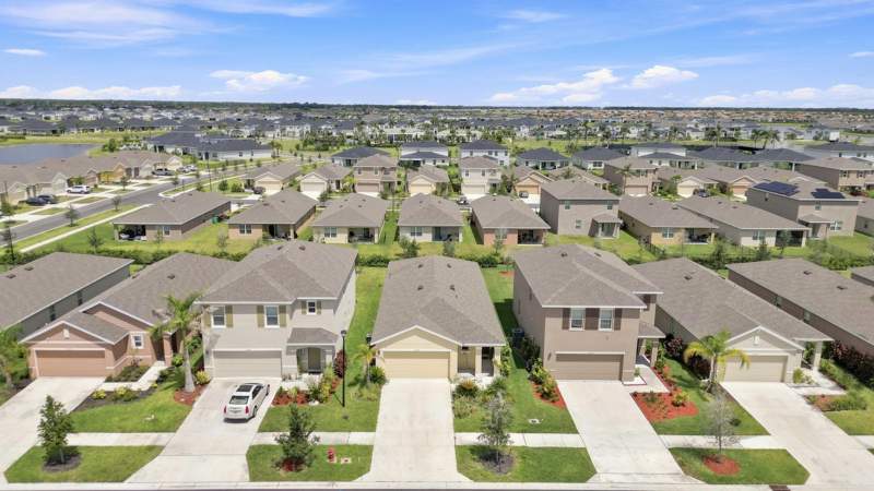 3 bedroom Single Family Residence at 12331 Rimini Way, Verano South Pud 1 - Pod G - Plat No. 1, Port St. Lucie — photo 2