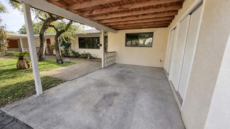 3 bedroom Single Family Residence at 360 NW 65th Avenue, Plantation Court, Plantation — photo 2