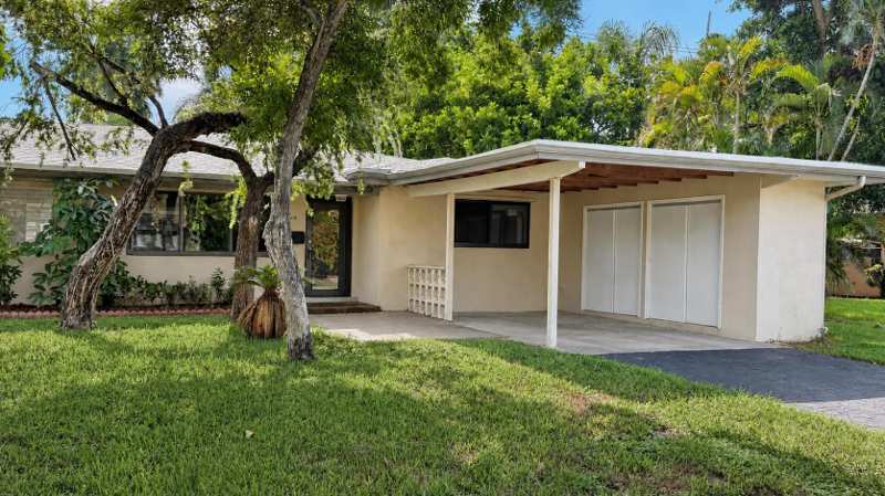 3 bedroom Single Family Residence at 360 NW 65th Avenue, Plantation Court, Plantation — photo 1