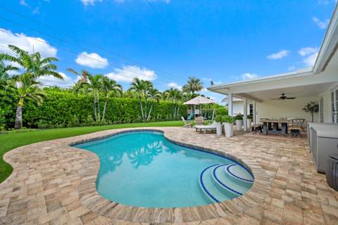 215 Golfview Drive, Tequesta FL - photo 6 of 23