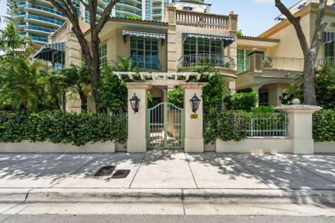 411 N New River Drive #V-2, home for sale in Fort Lauderdale 33301