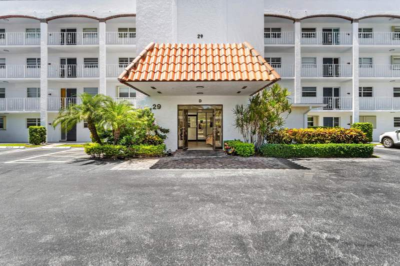 2 bedroom Condominium at 29 Yacht Club Drive #304, Ports O Call Condo S A, B, C And D, North Palm Beach — photo 3